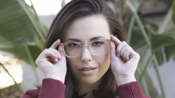 Hot Sex With Cute Girl In Glasses Feels So Good!