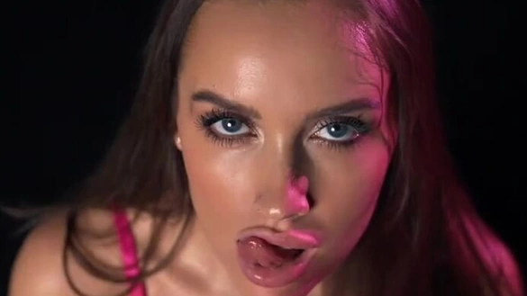 Polina And Her Boyfriend Shot A New Hot Video For Fans