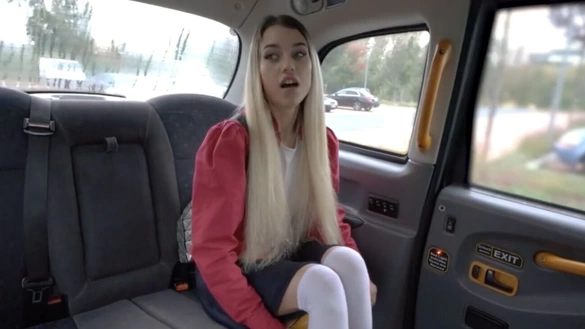 She Had No Cash So She Paid With Her Tight Wet Pussy!
