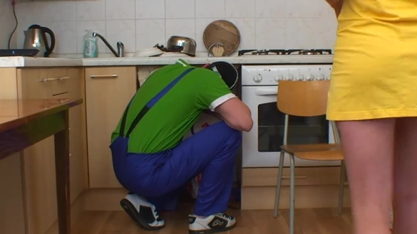 Horny Chick Called The Handyman For One Hour... But Only Wanted His Dick!