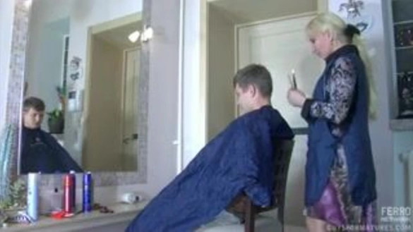 I Fucked My Sexy Hairdresser Raw!