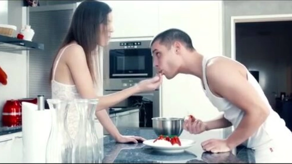 I Fucked My Cute Girlfriend Hard On The Kitchen Table!