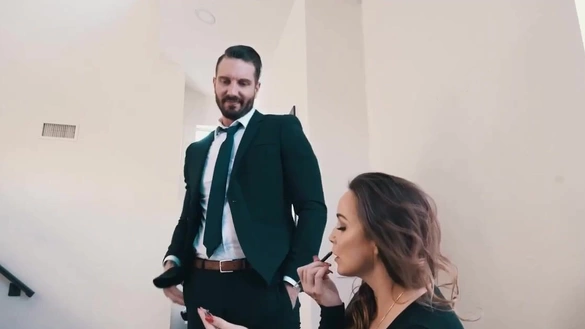 He Made The Curvy MILF Orgasm Hard On Valentine's Day!